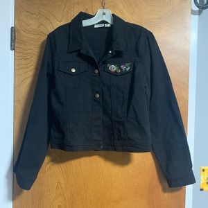 New port news black jean jacket with embroidered flowers